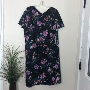 120: Tahari / Arthur S. Levine ladies dress